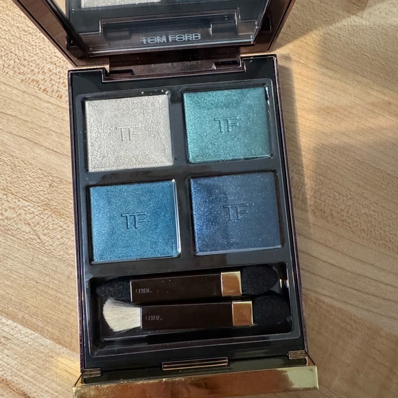 Tom Ford Eyeshadow Palette - Aqua and Midnight Blue - Picture 2 of 3